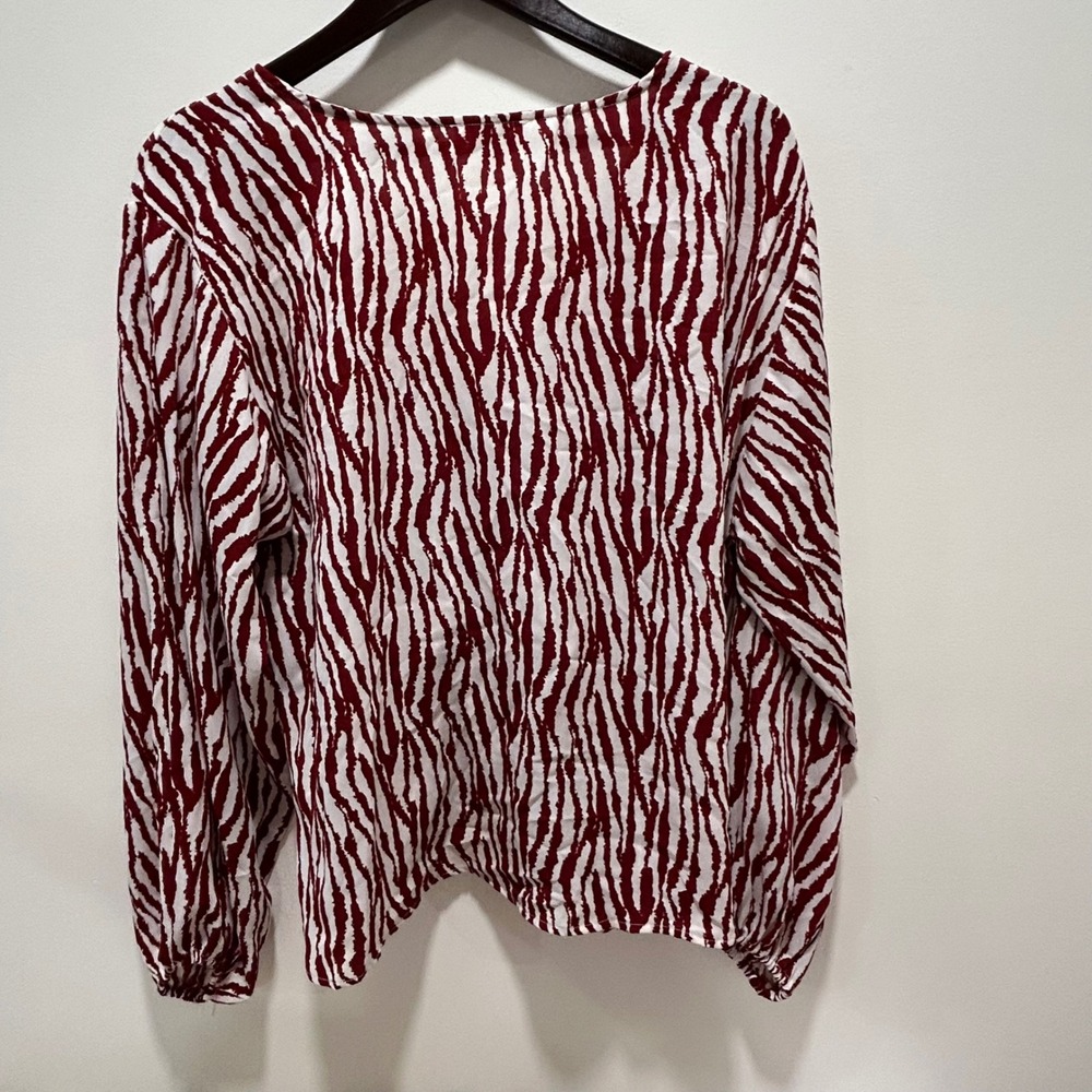 Womens Umgee‎ Red and white blouse size small - Picture 2 of 7